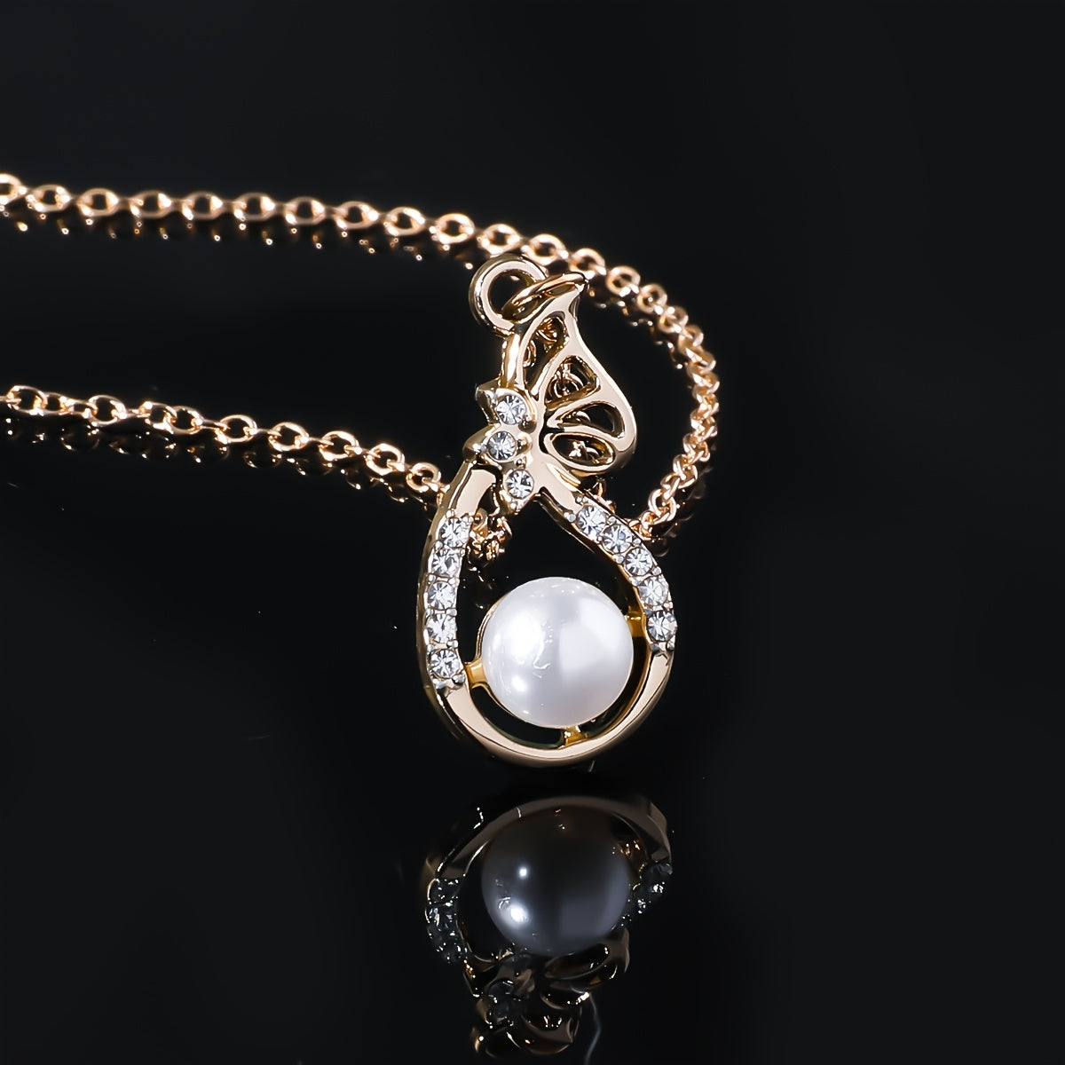 4 Pieces Gold Tone Jewellery Set with Polished Pearl-Tone Beads